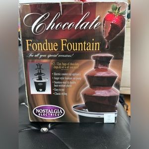Chocolate Fondue Fountain Nostalgia Electrics Counter Top Auger style Open Box